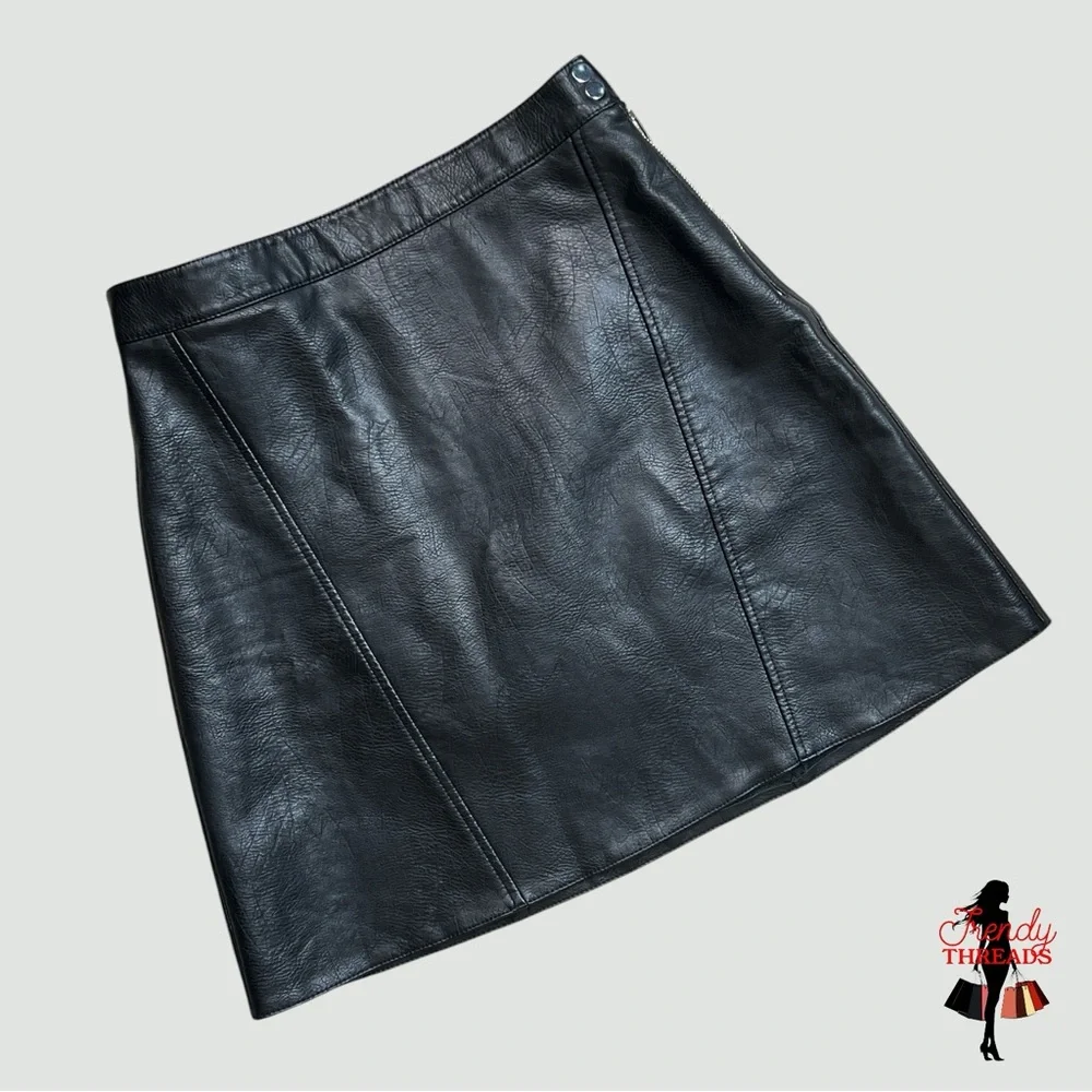 Zara Basic SMALL Faux Leather Black Mini Skirt Classic Gothic Witchy Punk Office - Picture 2 of 11